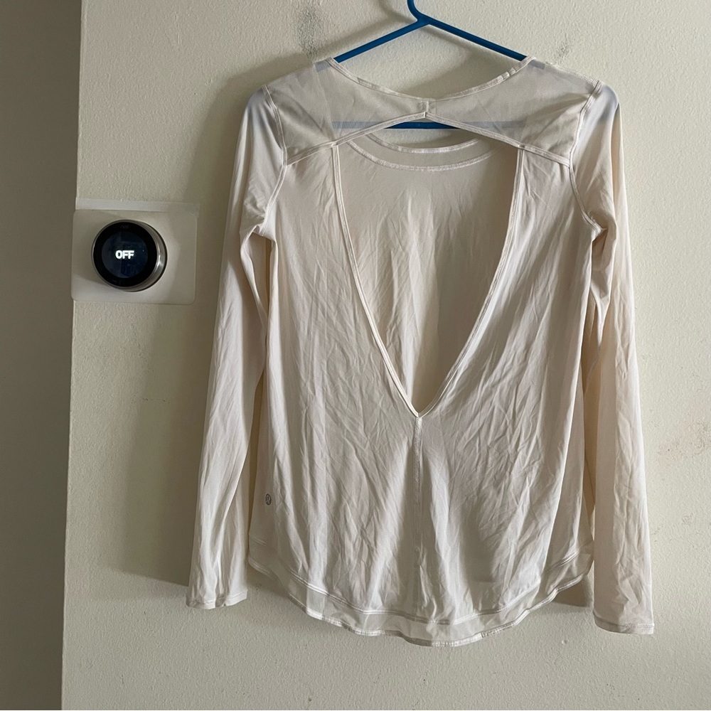 Lululemon Elegant White Long Sleeve Women's Top size 6